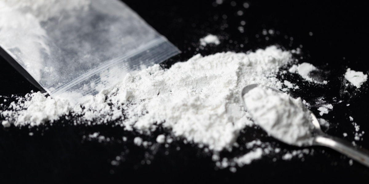 a photo of a large amount of powdered cocaine that can possibly lead to overdose