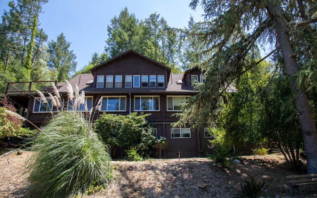 Azure Acres Recovery Center  CA