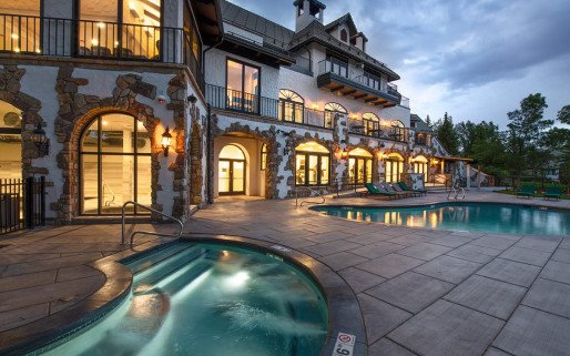 All Points North Lodge