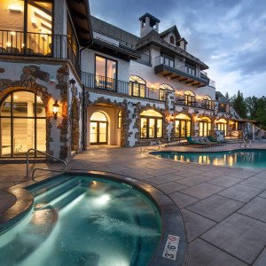 All Points North Lodge