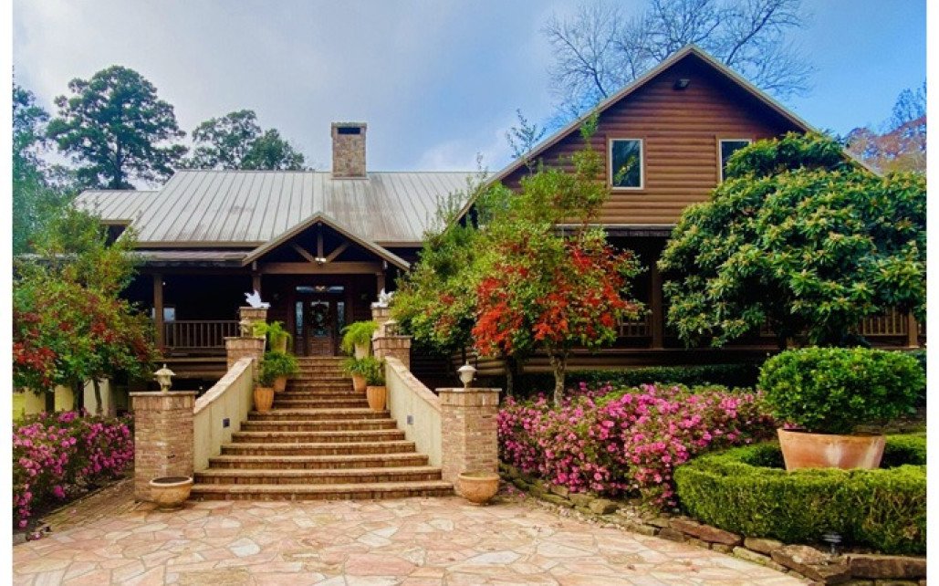 Cypress Lakes Lodge