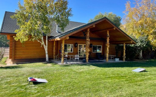 Rainbows End Recovery Center LLC